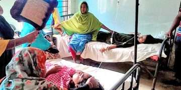 বিদ্যালয়ের নলকূপে ‘বিষ’
