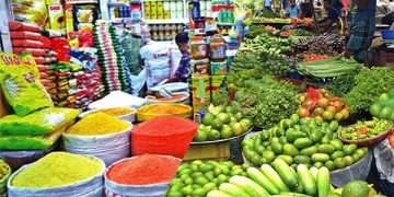 সবজি কিনতেই হিমশিম