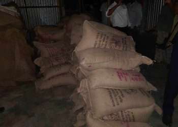 দোকানে খাদ্যবান্ধব কর্মসূচির ১১৬ বস্তা চাল!