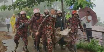 ৩শ ফুট গভীর খাদ থেকে পর্যটকের মরদেহ উদ্ধার