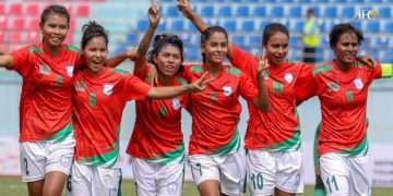 বাফুফের সঙ্গে ৩১ খেলোয়াড়ের চুক্তি