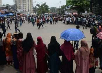 আন্দোলনরত অবস্থায় সাত কলেজের ৭ শিক্ষার্থী অসুস্থ