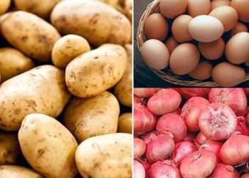 চট্টগ্রামে আলু ডিম পেঁয়াজের দাম নিয়ন্ত্রণে অভিযান