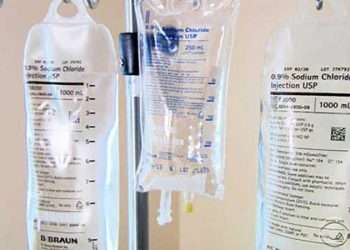 রাজশাহীতে শিরায় দেওয়া স্যালাইনের তীব্র সংকট