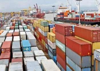 পোশাকের আড়ালে চাল রপ্তানি