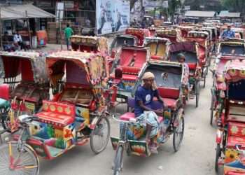 যানজটে পৌরবাসীর দুর্ভোগ