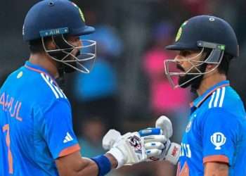 কোহলি-রাহুলের সেঞ্চুরিতে পাকিস্তানকে নিয়ে খেলল ভারত