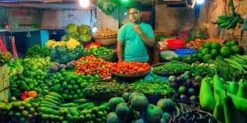 হাত ঘুরলেই বেড়ে যায় দাম