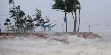 ঘূর্ণিঝড় ‘হামুন’, জলোচ্ছ্বাসের আশঙ্কা