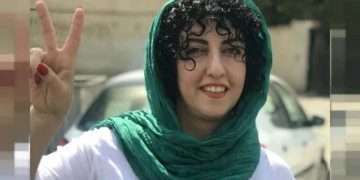 ১৩ বার গ্রেপ্তার ৩১ বছরের কারাদণ্ড, তাঁর হাতে শান্তির নোবেল