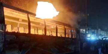 গাজীপুরে আজমেরি বাসে আগুন