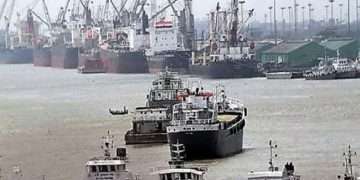 ২২ জাহাজকে গভীর সাগরে যাওয়ার নির্দেশ