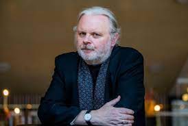 লেখালেখির জগতে কোনো ধরাবাঁধা নিয়ম নেই (নরওয়েজিয়ান)