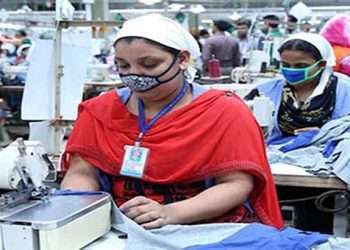 দুই মেরুতে মালিক-শ্রমিক