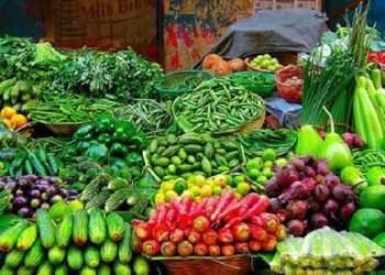 ঝিনাইগাতীতে সবজির বাজার বেপরোয়া