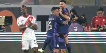 মেসির জোড়া গোলে এগিয়ে আর্জেন্টিনা