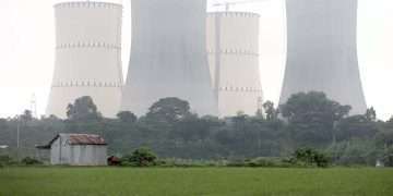 জঙ্গলময় গ্রামটি এখন আলোঝলমলে রূপের শহর