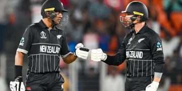 জোড়া সেঞ্চুরিতে উড়ে গেল ইংল্যান্ড