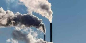 ৮ কোটি ধনী মানুষের কার্বন নিঃসরণ ৫০০ কোটি গরীবের চেয়ে বেশি