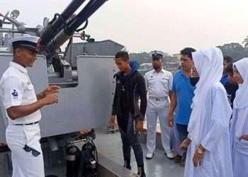 চাঁদপুরে সর্বসাধারণের জন্য উন্মুক্ত নৌ বাহিনীর জাহাজ অতন্দ্র