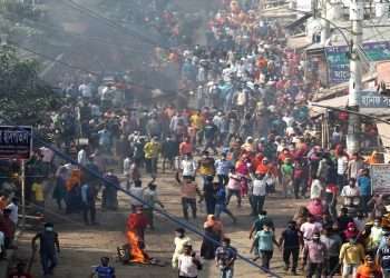 ঘোষিত মজুরি প্রত্যাখ্যান করে ফের আন্দোলনে শ্রমিকরা