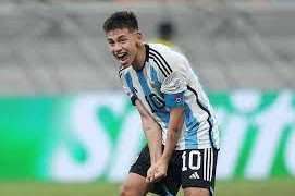 মেসি ও ম্যারাডোনার মিশ্রণে’ই এচেভেরি