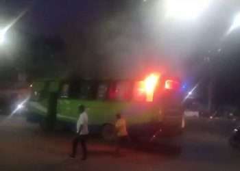 শ্যামলীতে বাসে আগুন