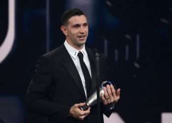 বর্ষসেরা গোলরক্ষক মার্টিনেজ