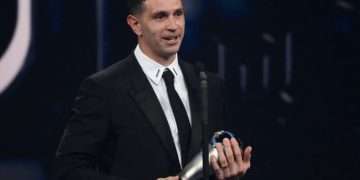 বর্ষসেরা গোলরক্ষক মার্টিনেজ