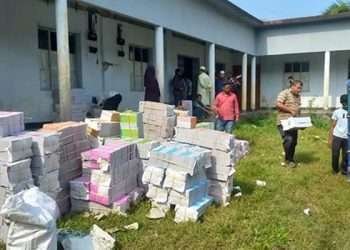 ১ জানুয়ারি উৎসব, স্কুলে স্কুলে যাচ্ছে নতুন বই