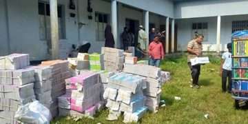 ১ জানুয়ারি উৎসব, স্কুলে স্কুলে যাচ্ছে নতুন বই