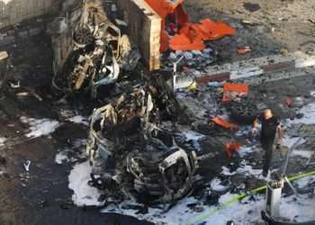 ত্রিমুখী হামলার ফাঁদে ইসরাইল