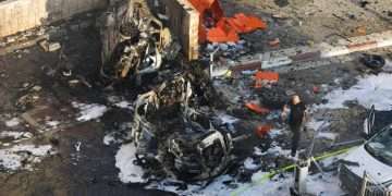 ত্রিমুখী হামলার ফাঁদে ইসরাইল