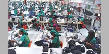 একে একে বন্ধ হচ্ছে পোশাক কারখানা