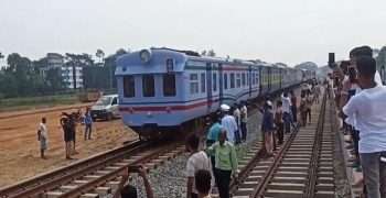 কক্সবাজারে প্রথমবারের মতো পরিদর্শন ট্রেন