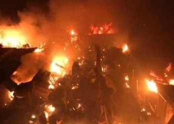 গাজীপুরে মার্কেটে আগুন