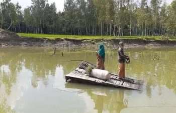 ড্রামের ভেলায় নদ পারাপার, ঝুঁকি ও ভোগান্তি