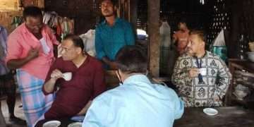 চায়ের দোকানে ভোটের আড্ডা