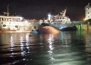 কর্ণফুলী নদীতে জাহাজ ডুবি