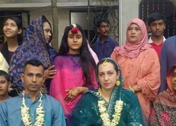 সাইপ্রাসের তরুণী প্রেমের টানে সাভারে