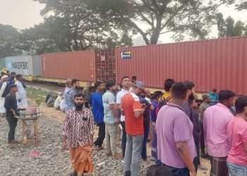 গাজীপুরে মালবাহী ট্রেনের ৫ বগি লাইনচ্যুত