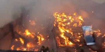 খুলনার জুট মিলে লাগা আগুন নিয়ন্ত্রণে