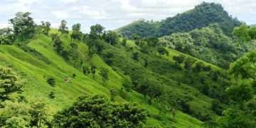 সন্ত্রাসীদের ভয়ে দৃষ্টিনন্দন স্পটে যেতে পারেন না পর্যটকরা