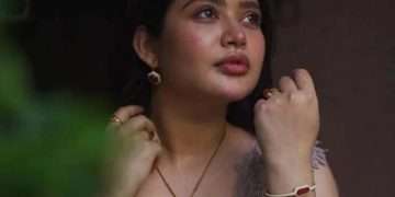 এনার নতুন রূপে ঝড়