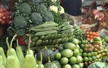 ভোজ্যতেলসহ বেড়েছে সবজি ও মুরগির দাম