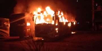 দুর্বৃত্তরা আগুন দিয়ে পালিয়ে যায়