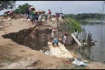 সুবর্ণচরে নদী ভাঙ্গন, এলাকাবাসীর দাবি বাঁধ