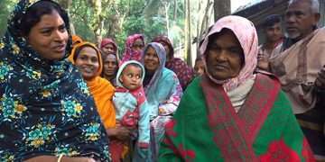 দেড় যুগ পর মাকে ফিরে পেলেন সন্তানরা