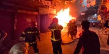 ঢাকার নাজিরা বাজারে অগুন