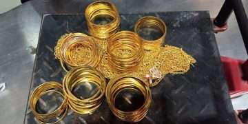 চট্টগ্রামে বিমানের সিটে মিলল সাড়ে ৪ কেজি স্বর্ণালঙ্কার